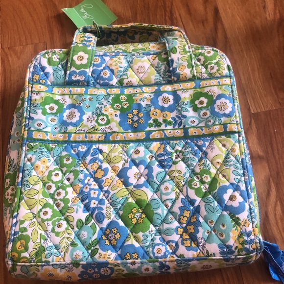 Vera Bradley Travel Essentials Bundle - Picture 4 of 16